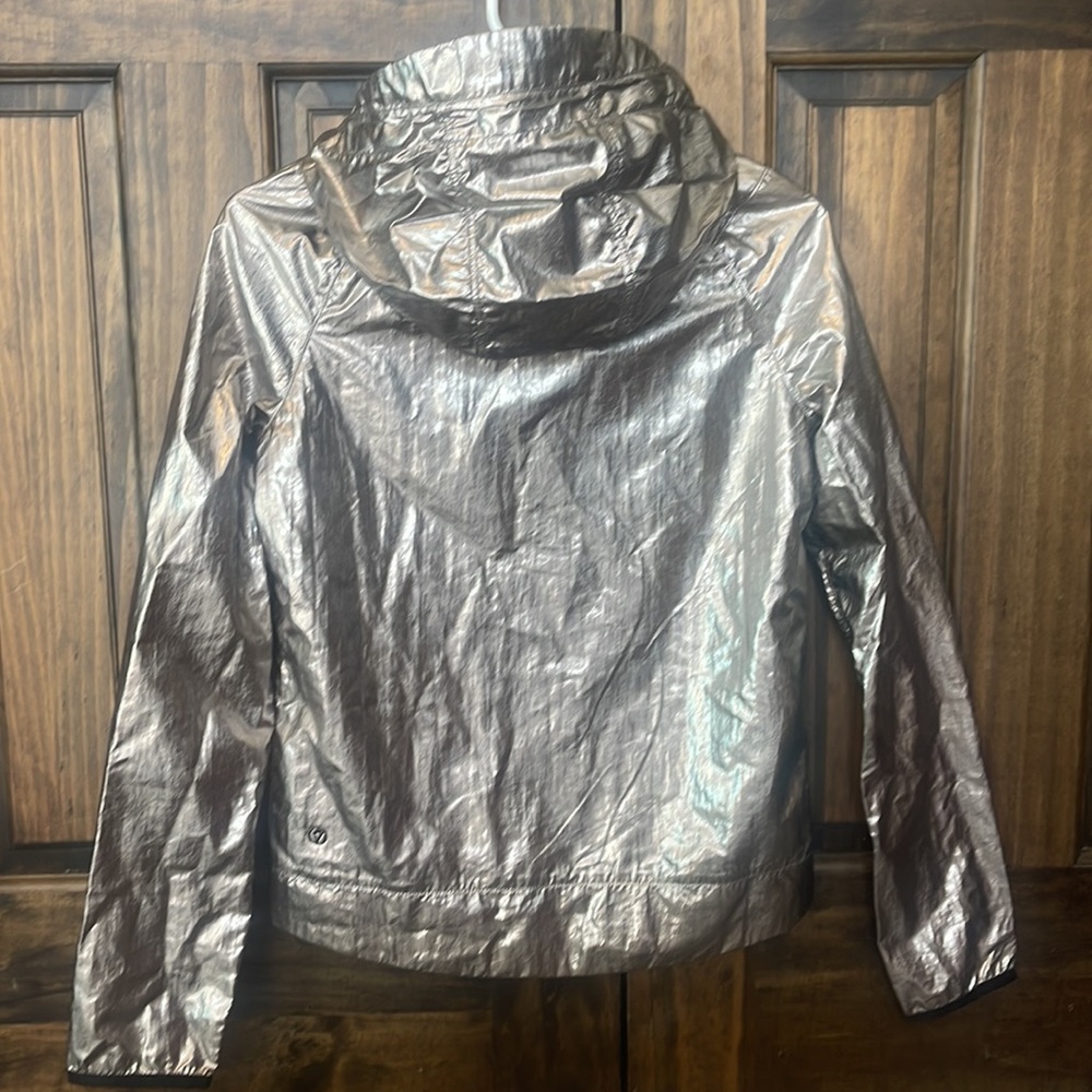 Ivivvia Jacket - Picture 2 of 11